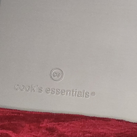 Cook's Essentials 15"x15 hard anonized baking plate - Picture 2 of 3